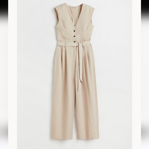 Sleeveless V-neck jumpsuit - Picture 1 of 4